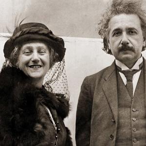 Samo jedna melodija bila je dovoljna da se u njega zaljubi zauvek: Ovako je Albert Ajnštajn osvojio Elzu!