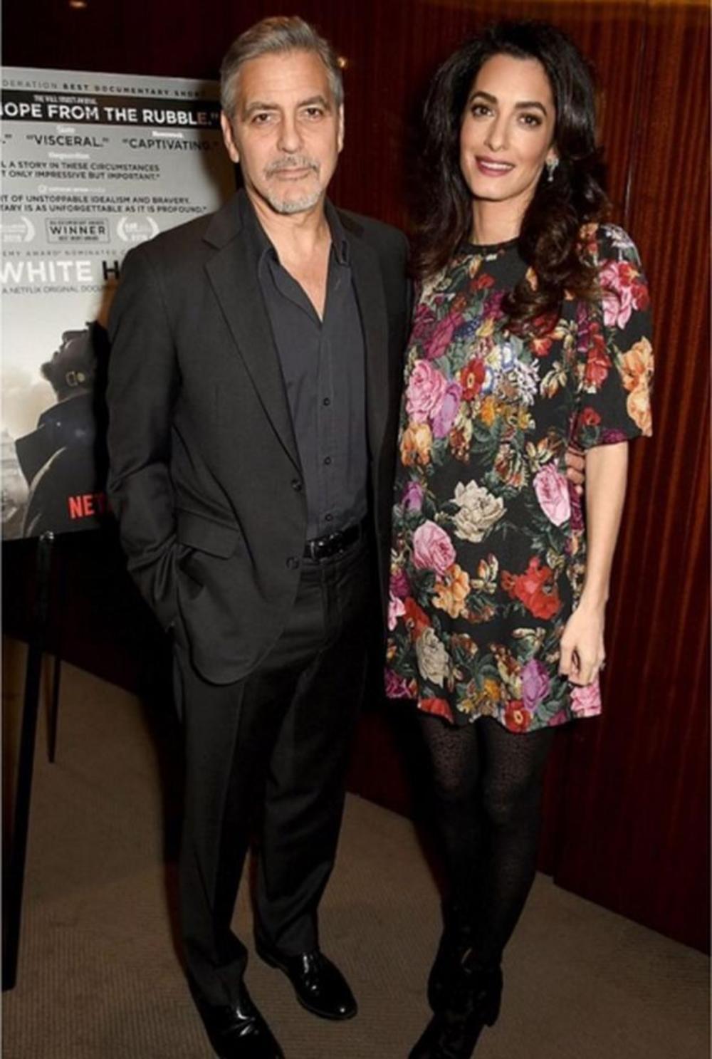 <p>Supruga <strong>Džordža Klunija </strong>uvek izgleda besprekorno doterano i svaka njena fotografija predstavlja pravu modnu inspiraciju. Međutim, i ona ima dane kada joj nije do sređivanja.</p>