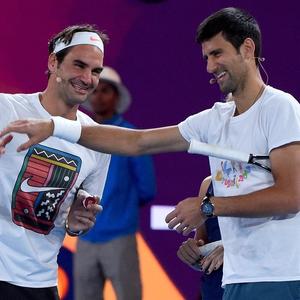 Ko kaže da se ne slažu? Novak i Federer zajedno zapevali i napravili SPEKTAKL! (VIDEO)