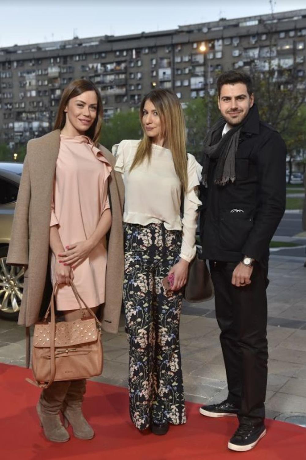 Finalnom revijom Fashion Scout SEE (Southeast Europe Fashion Showcase) konkursa na kome se takmičilo 12 dizajnera iz Hrvatske, Slovenije, Makedonije i Srbije svečano je otvoren 41. Belgrade Fashion Week!