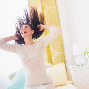 5 trikova koje svaka devojka MORA da zna: Uradite OVO pre spavanja i probudićete se s još lepšom frizurom