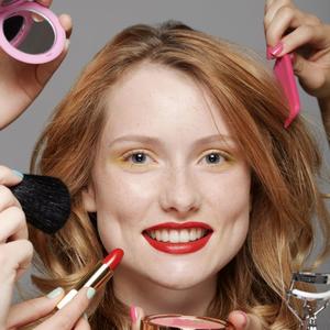 Četiri najotkačenija make-up trenda kojima devojke nisu odolele