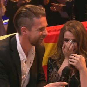Prvi put u istoriji Evrovizije: Takmičarka zaprošena u sred živog programa (FOTO)