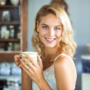 Odvojite 15 minuta pre jutarnje kafe: Ovih par vežbi pokrenuće vaš metabolizam i ubrzati mršavljenje (VIDEO)