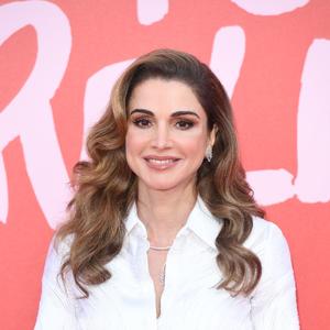 Takva žena rađa samo LEPOTICE: Kraljica Ranija od Jordana podelila prelep portret sa ćerkama ― ali i još nešto