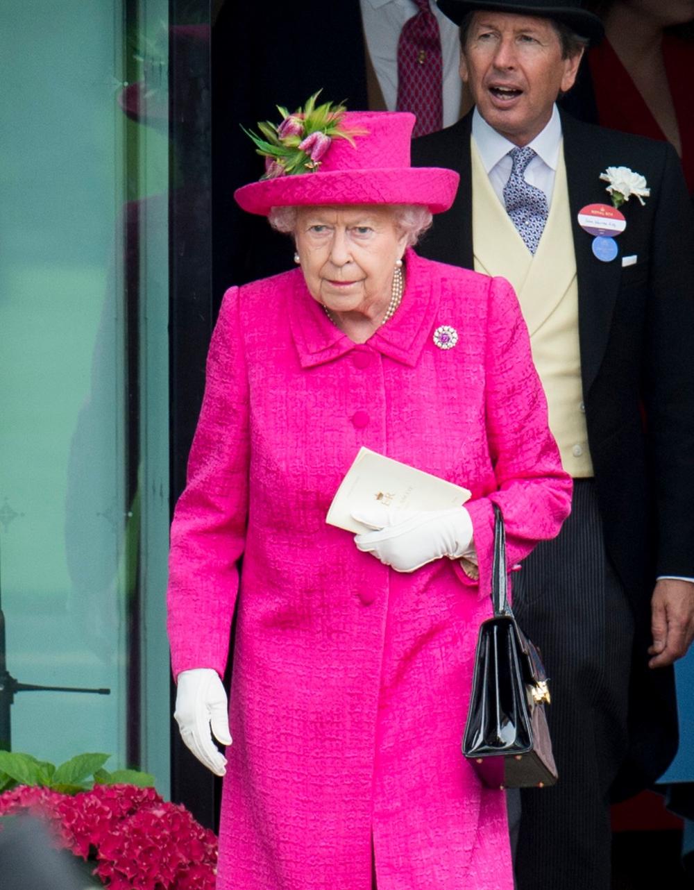 <p>Kraljica Elizabeta Druga nedavno je proslavila 91. rođendan i uživala u svečanosti koja joj je ukazana. Mnogo toga je promenila za života, ali poslednjih godina ne odustaje od jedne stvari.</p>
