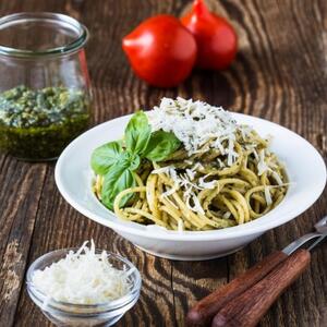 Neka vam kuća miriše na Italiju: Napravite domaće špagete sa pestom (RECEPT)
