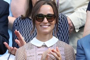 Čipkano izdanje koje je spoj elegancije, seksepila i prestiža: Pipa Midlton mamila uzdahe na trci Formule 1