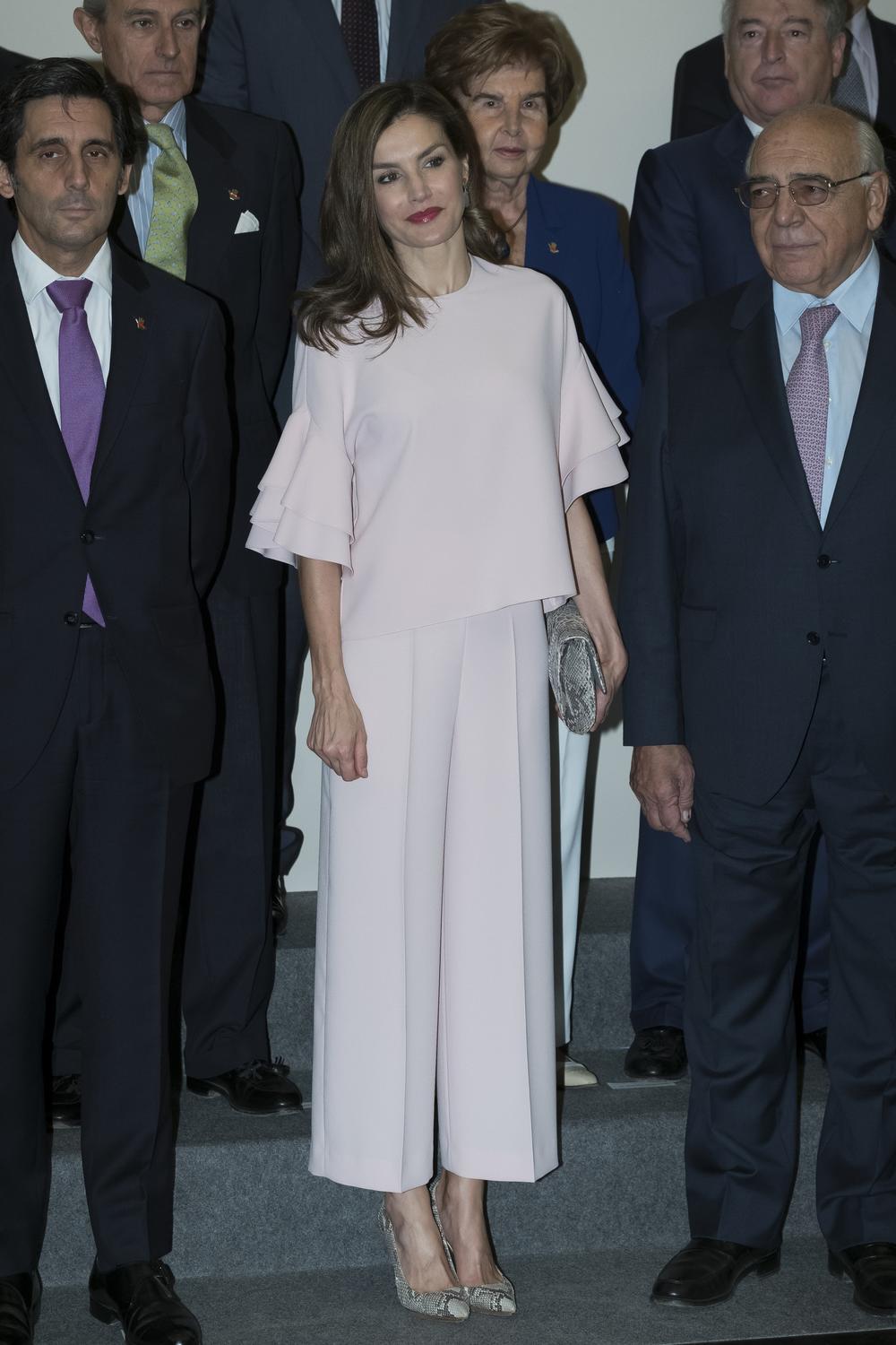 <p>Španska kraljica s razlogom se ubraja u najbolje odevene žene na svetu, a ona je pre nekoliko dana pokazala da se ne opterećuje cenom i brendovima iako može da priušti bukvalno sve što poželi.</p>