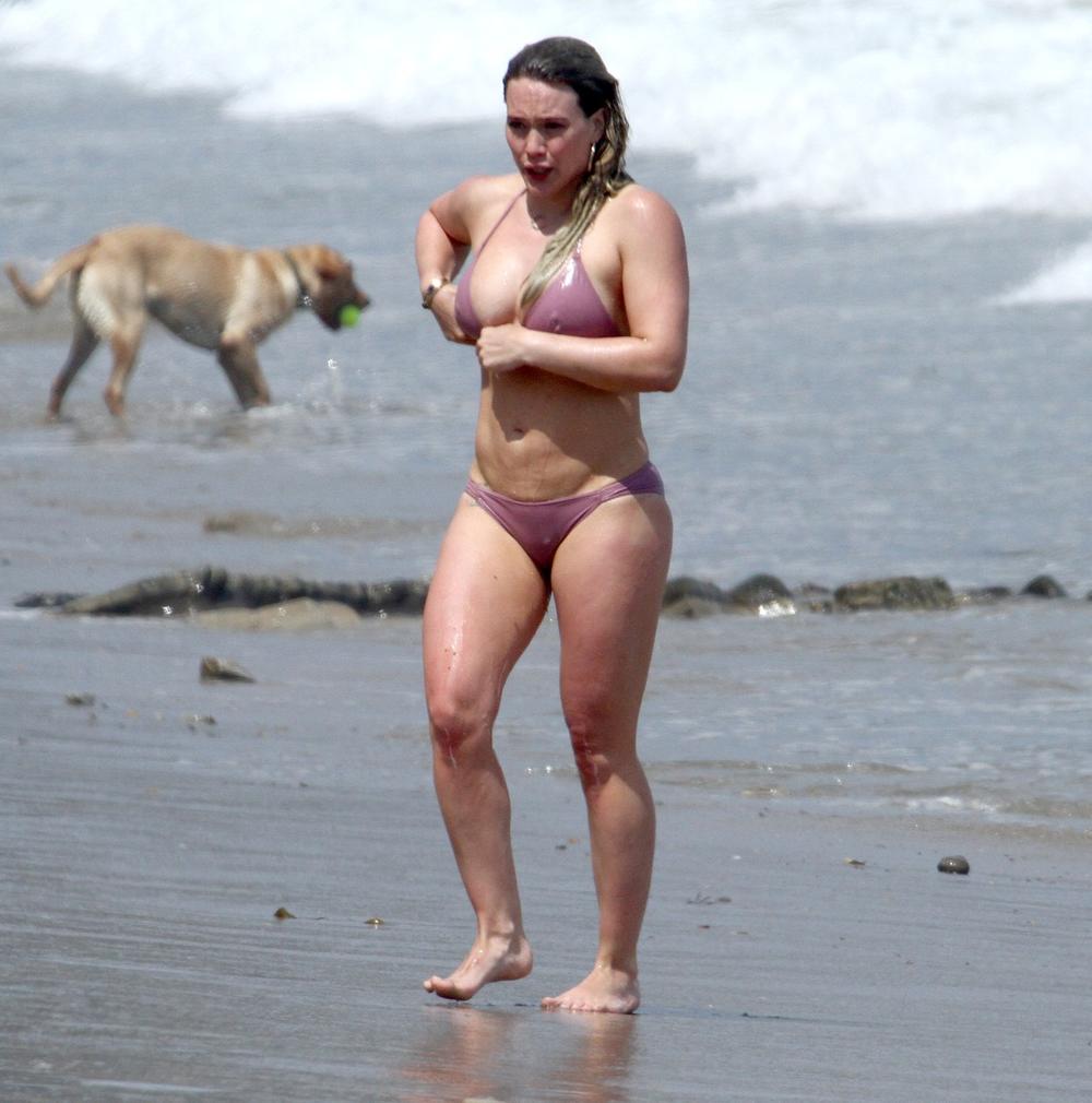 <p>Popularna glumica je bez kompleksa uživala na plaži u minijaturnom bikiniju, a svi su pričali samo o njenim manama</p>