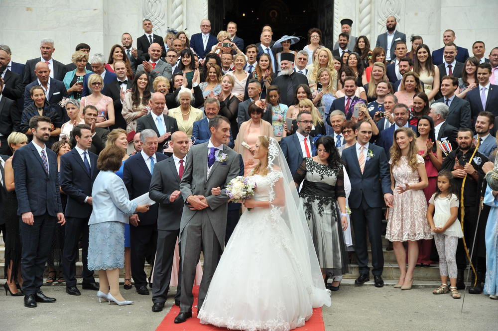 <p>Princ <strong>Đorđe Karađorđević </strong>i njegova izabranica <strong>Felon Rejmen </strong>venčali su se danas u crkvi svetog Đorđa na Oplencu</p>