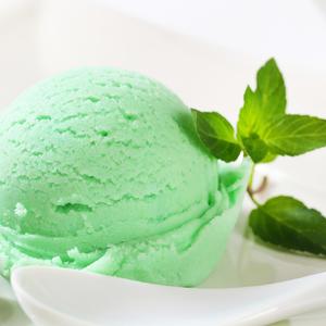 Poslastičari će vas moliti da im otkrijete tajnu: Sladoled od zelenog čaja koji ćete jesti cele godine (RECEPT)