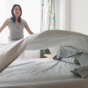 Krevet delimo s gljivicama, prašinom i bakterijama: Znate li koliko često leti treba prati posteljinu?