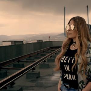 Indira Radić zaradila milion: Evo kako je pevačica to uspela (VIDEO)