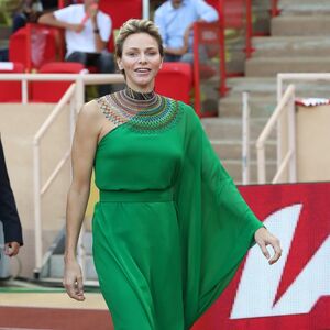 Njen modni spektakl oduzima dah: Princeza od Monaka pokazala svetu da je i te kako dostojna kraljevske porodice (FOTO)
