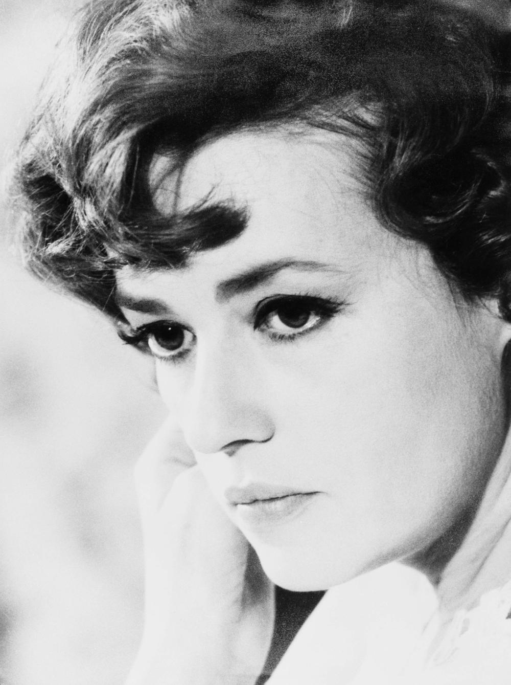 <p>Slavna glumica, simbol i lice francuskog novog talasa, preminula je u svom domu u Parizu u 89. godini.</p>