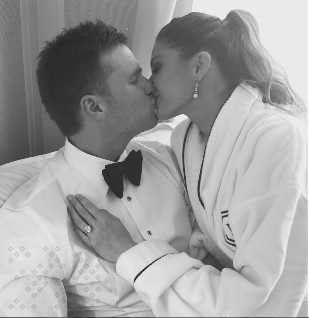 <p>Najplaćeniji supermodel na planeti Žizel Bundšen i američki fudbaler Tom Brejdi u braku su već osam godina, a nedavno se da pisalo da je njihovoj ljubavi došao kraj.</p>