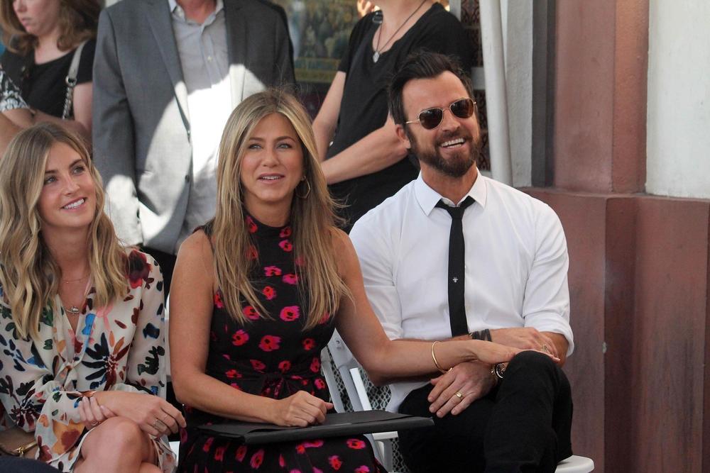 <p>Američki mediji već danima pišu da su glumica <strong>Dženifer Aniston</strong> i glumac <strong>Džastin Teru</strong> odlučili da stave tačku na svoj brak i otkrivaju neočekivane detalje...</p>