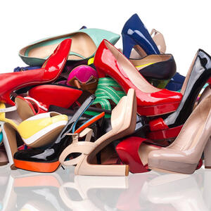 Uštedite prostor: Evo kako da uredno spakujete 30 pari cipela na jedno mesto