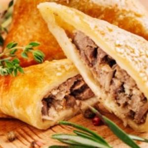 Turske domaćice podelile tajnu iz kuhinje: Napravite pitu sa mesom ili čuveni lahmadžun (RECEPT)