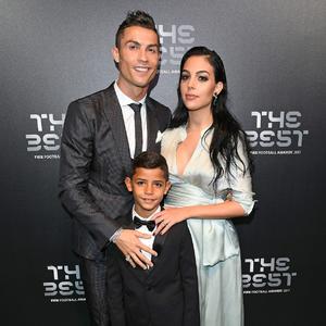 Ne osvrću se na glasine o preljubi: Ronaldo i lepa Heorhina otkrili ime koje su odabrali za bebu (VIDEO)