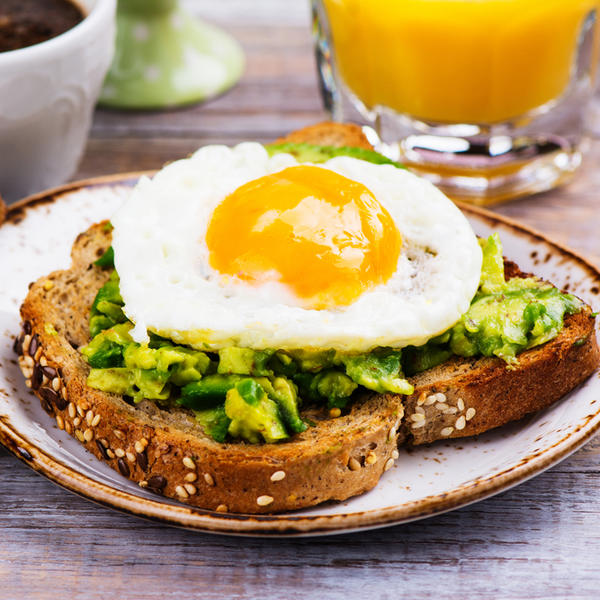Potrebne su vam samo tri namirnice: Moćan doručak koji popravlja raspoloženje