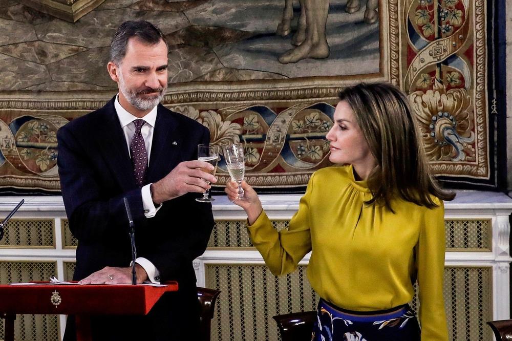 <p>Iako je vojvotkinja od Kembridža jedna od najbolje odevenih žena na svetu, teško da ćemo je videti u hrabroj kombinaciji kavku je ponela španska kraljica.</p>