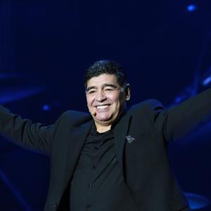 Novi skandal legendarnog fudbalera: Maradona tužio svoje ćerke i traži da jedna od njih ode u zatvor