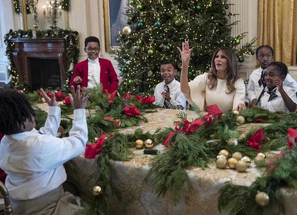 <p>Dok se polako bliži godišnjica njihovog useljenja u rezidenciju namenjenu predsedniku SAD, Trampovi se spremaju za proslavu Nove godine i Božića.</p>