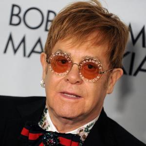 Umrla majka Eltona Džona: Slavni muzičar emotivnom porukom zauvek se oprostio od svoje voljene (FOTO)