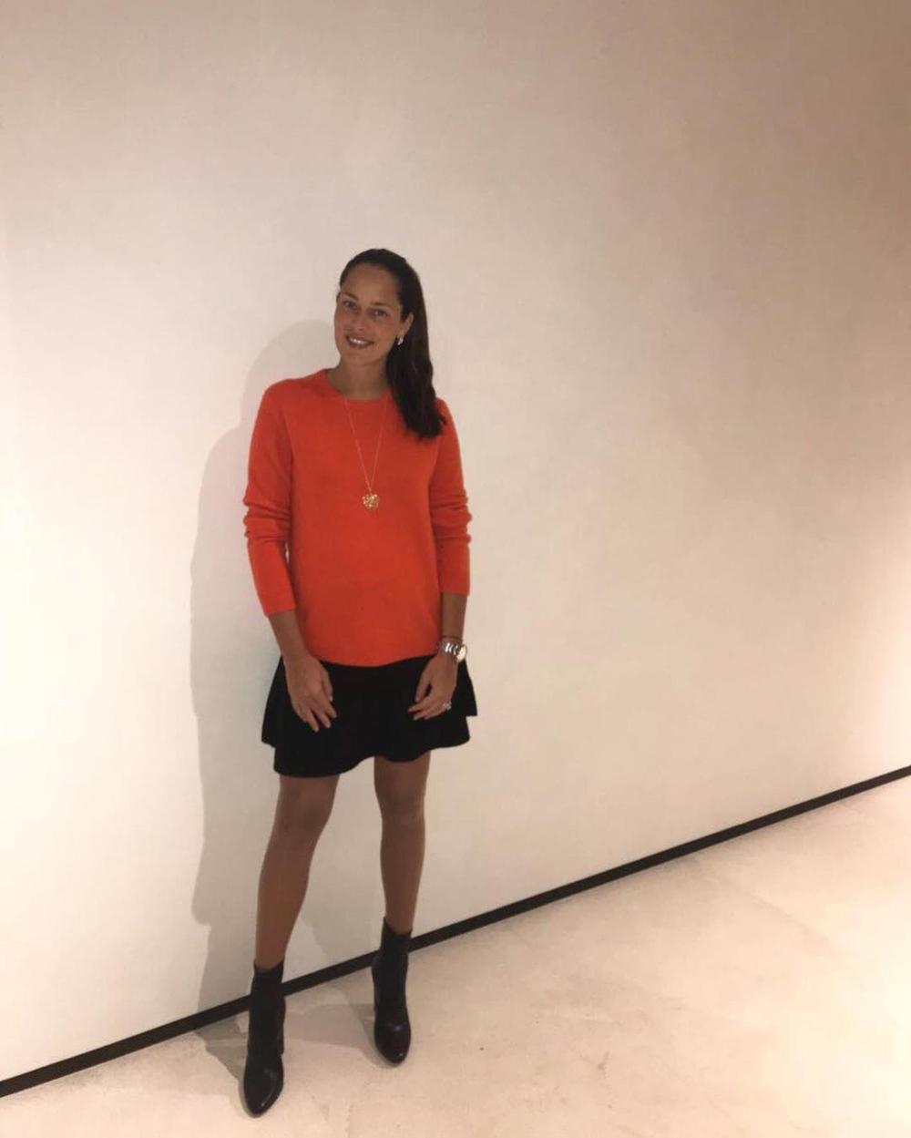 <p>Bivša teniserka Ana Ivanović jednostavno ne ume da pogreši kada je moda u pitanju, a nas iznova i iznova oduševljava njena kolekcija obuće - naročito njenih moćnih i upečatljivih čizama.</p>