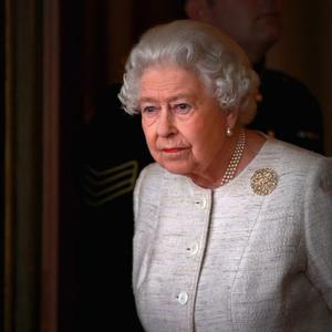 Ujedinjeno Kraljevstvo šokirano: Otkriveno od čega će umreti kraljica Elizabeta II i kako će izgledati dani posle njene smrti (FOTO)