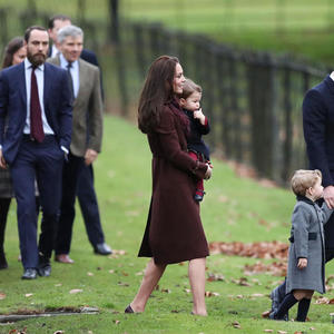 Božić u kraljevskoj porodici: Ovako najradosniji praznik provode princ Džordž i princeza Šarlot (FOTO)