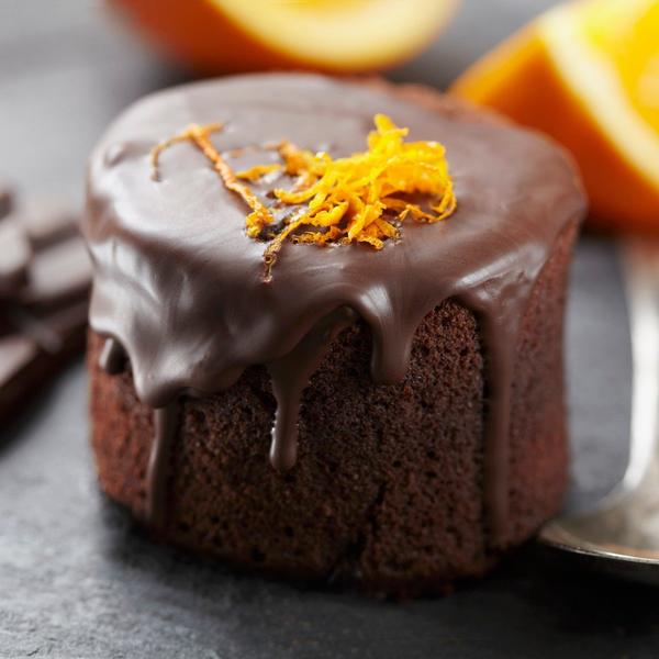 Idealna za praznične dane: Najukusnija brza torta od čokolade i pomorandže (RECEPT)