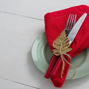 Džep za escajg, ukras za trpezu: 3 najbrža načina da napravite dekoraciju od salveta