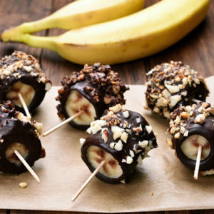 Zdrava poslastica bez štetnih kalorija: Obožavaćete čokoladne banane na štapiću (RECEPT)