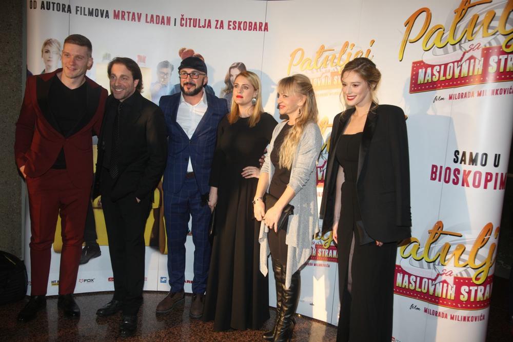 <p>U Centru Sava sinoć je premijerno prikazana najnovija komedija Milorada Milinkovića, a pre projekcije crvenim tepihom je prošetala ekipa koja stoji iza ovog ostvarenja.</p>