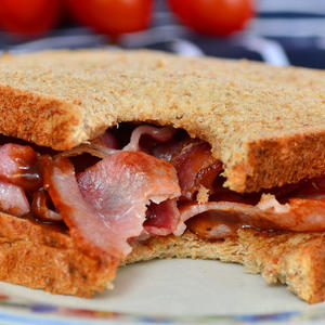 Jedete slaninu, jaja, meso i topljeni sir a kilogrami nestaju: Probajte dijetu u kojoj je dozvoljena kalorična hrana (FOTO)