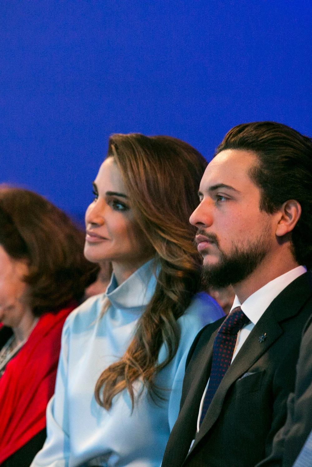 <p><strong>Kraljica Ranija od Jordana</strong> pridružila se svom suprugu<strong> kralju Abdulahu II</strong> i svom sinu <strong>princu Huseinu</strong> u Davosu, u Švajcarskoj, na Svetskom ekonomskom forumu</p>