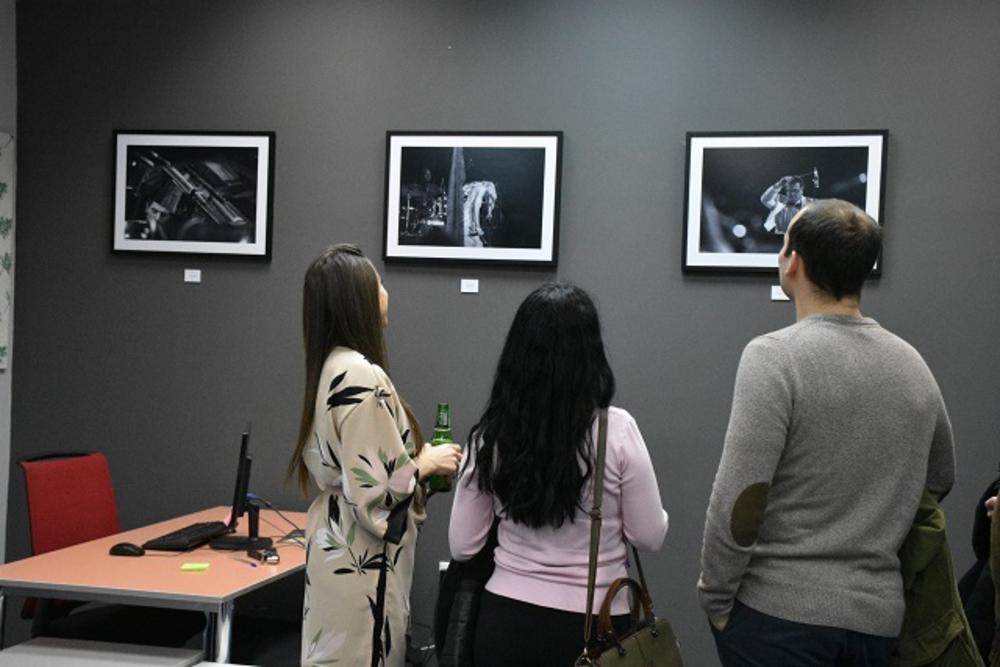 <p>U prostorijama agencije za integrisane komunikacije Executive Group po sedmi put otvorena je izložba "EGallery", pod nazivom "Mladost umetnost"... </p>