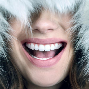 Snežno beli zubi: Uradite ovo svaki dan i imaćete i do 6 nijansi belje zube