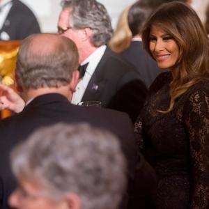 Dugačka čipkasta haljina kao vrhunac njenog seksepila: Melanija Tramp pokazala još jedno besprekorno izdanje