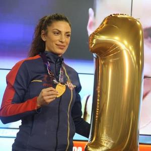 Nakon bronze i srebra, stiglo i zlato: Svečani doček Ivane Španović u Atletskoj dvorani (FOTO)