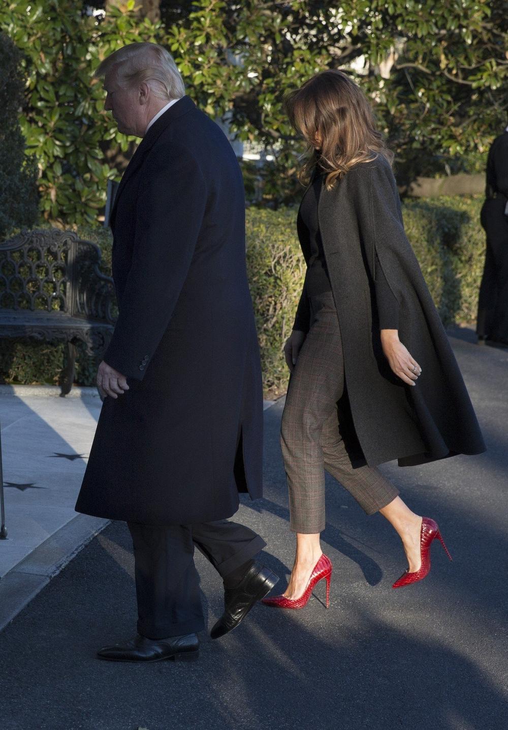 <p>Supruga američkog predsednika<strong> Donalda Trampa</strong> jedna je od najbolje odevenih žena na svetu, a dobro je poznato da posebnu pažnju obraća na cipele. Ipak, njen najnoviji par je lepši od bilo čega što smo videli u poslednje vreme!</p>