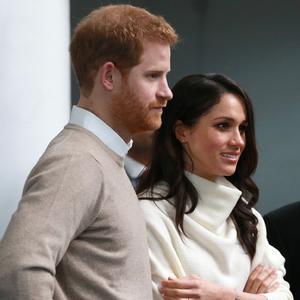 Bez OVOG, kraljičinom rukukom, pisanog dokumenta ne bi moglo biti venčanja između princa Harija i Megan Markl! (FOTO)
