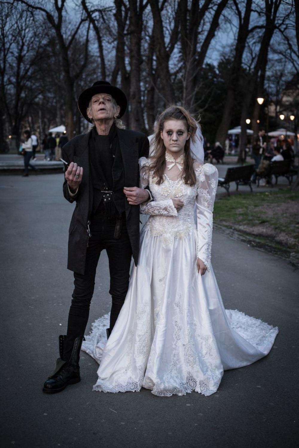 <p>Zastrašujuća nevesta prošetala je ulicama naše prestonice!</p>