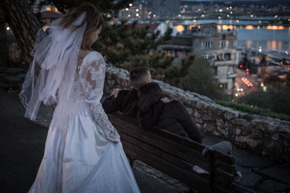 <p>Zastrašujuća nevesta prošetala je ulicama naše prestonice!</p>