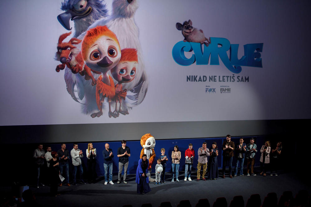 <p>Animirani film ,,Cvrle, nikad ne letiš sam" na premijernom prikazivanju osvojio je srca publike među kojom je najviše bilo dece.</p>