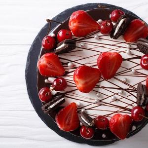 Preukusni spoj čokolade i voća: Napravite Sultanija tortu (RECEPT)