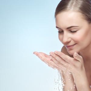 PRAVILNA NEGA LICA: Kako dubinski očistiti kožu za nekoliko minuta